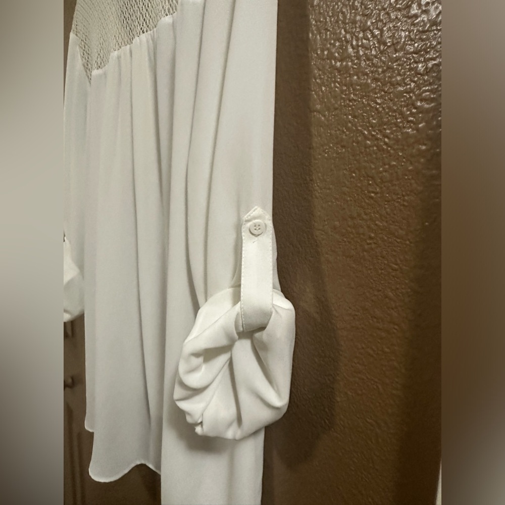 Creative Commune Rondut Split Neck Blouse. White/cream. Medium. - Picture 10 of 11